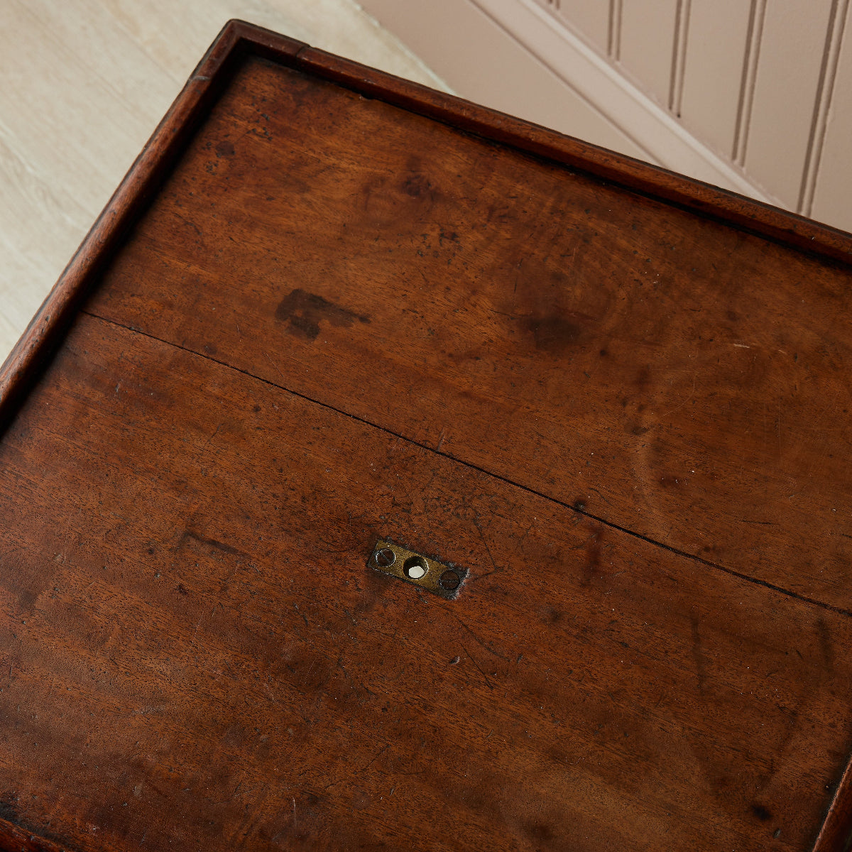 Heirloom Footman Seat - Caitlin Wilson Designs