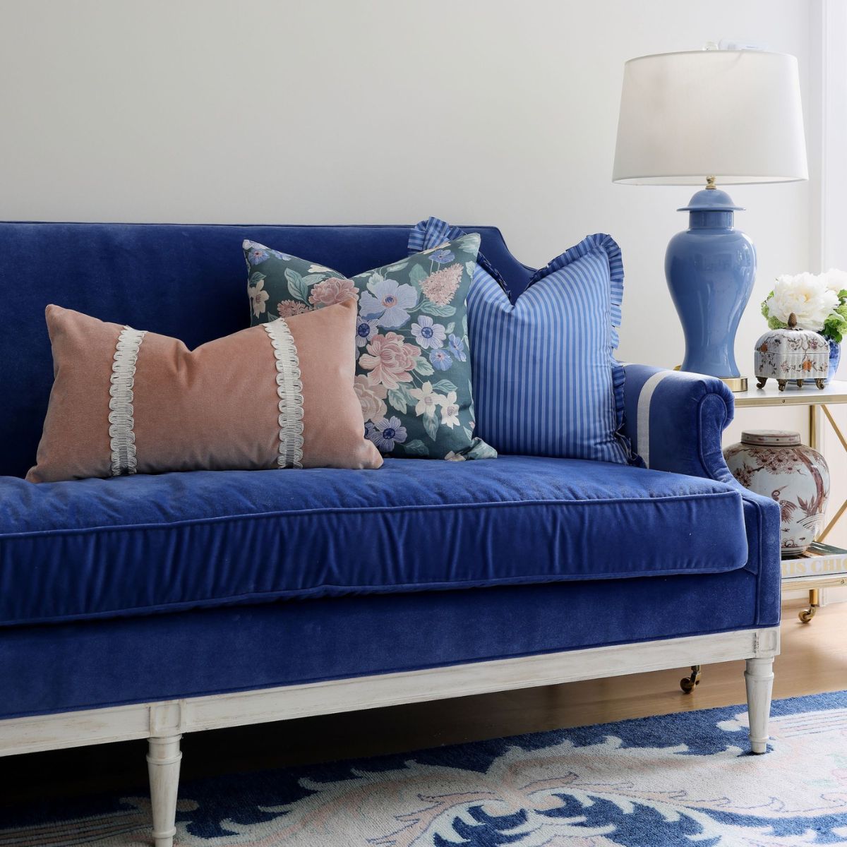 Nimes Bouquet Pillow Cover