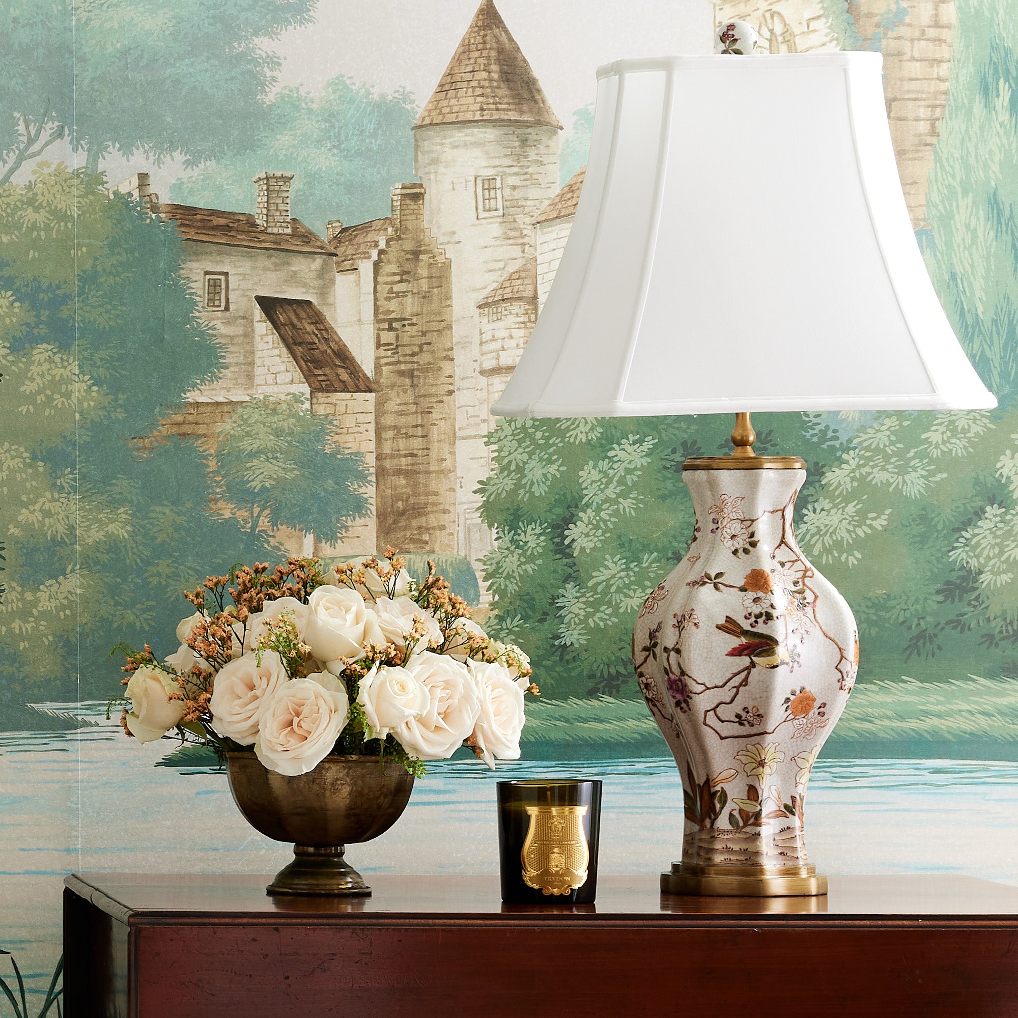 Chinoiserie Lamp in Cafe