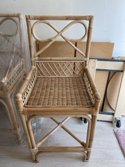 Bow Counter Stool