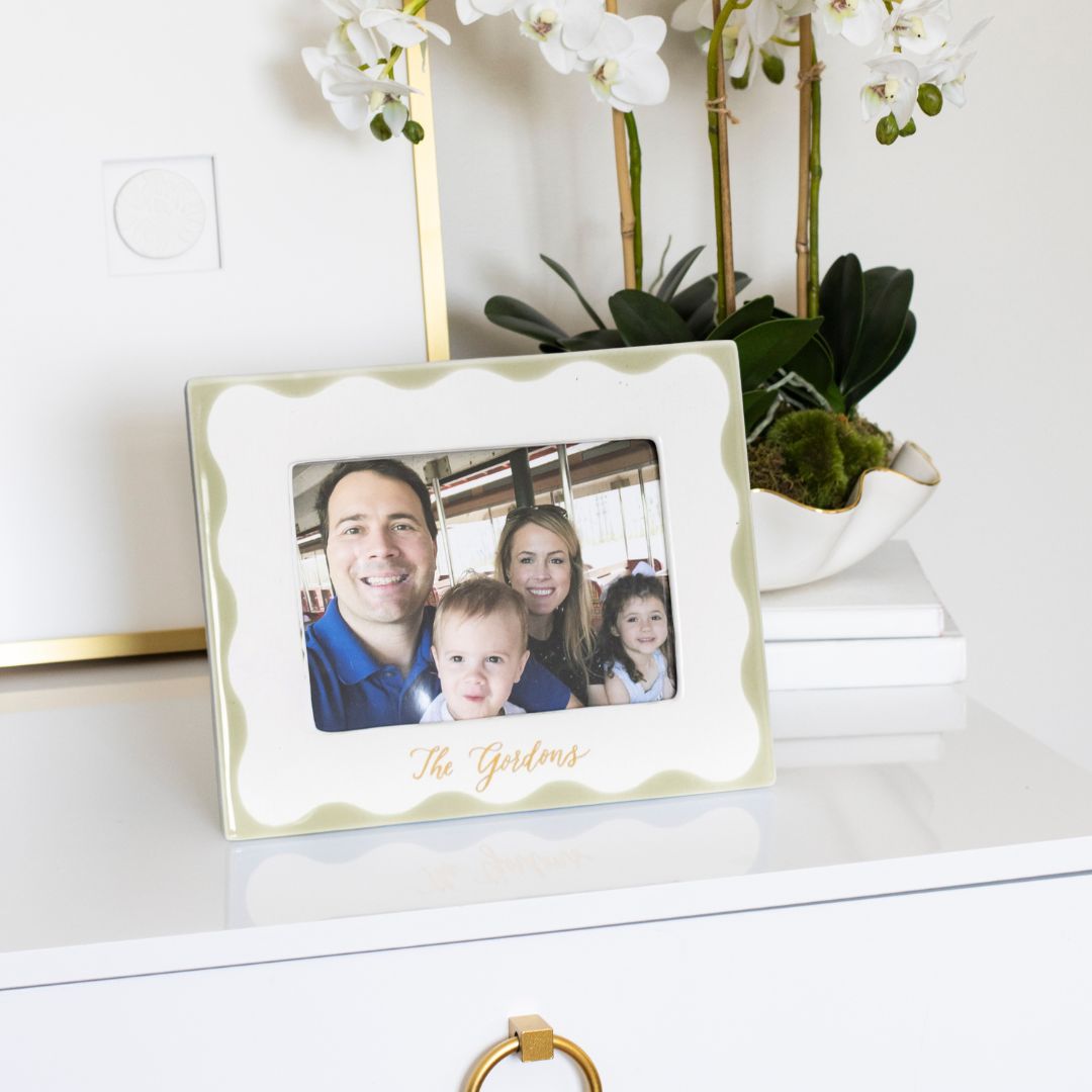 Scallop Picture Frame