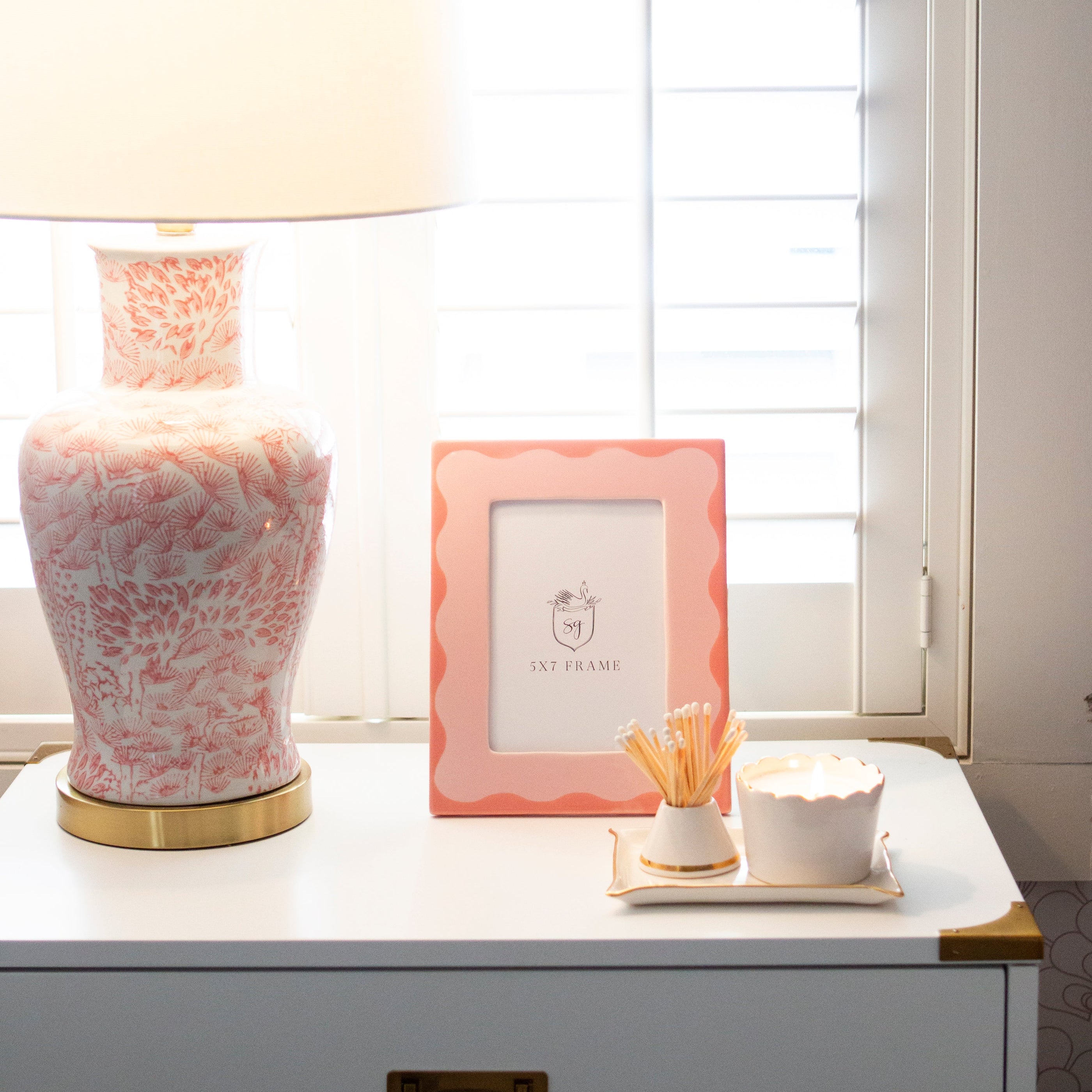 Scallop Picture Frame