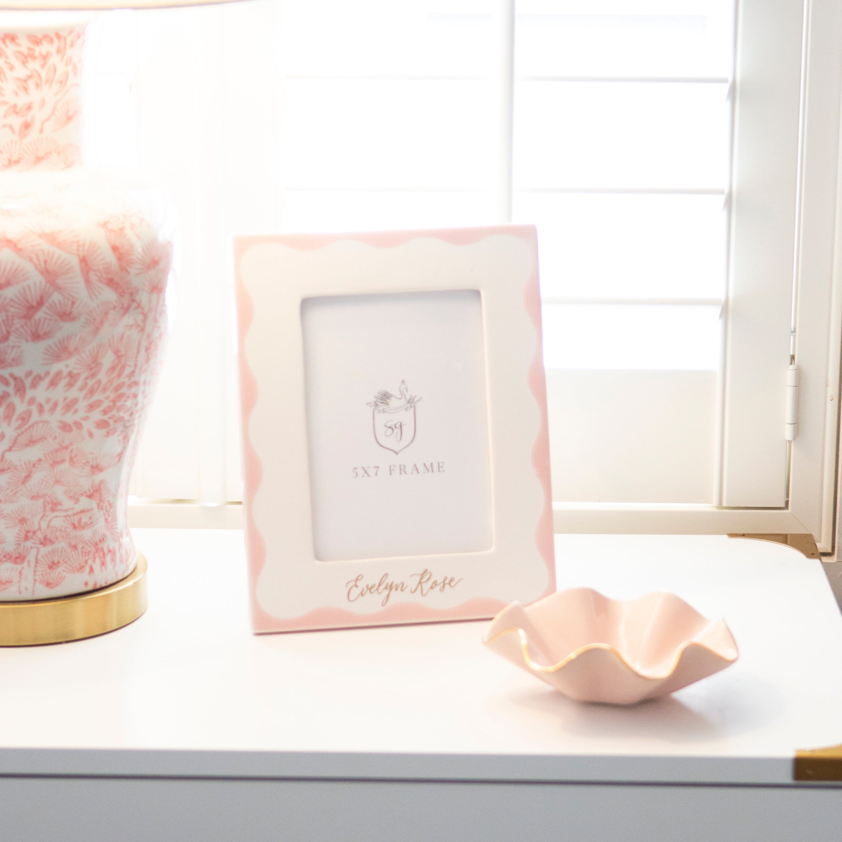 Scallop Picture Frame