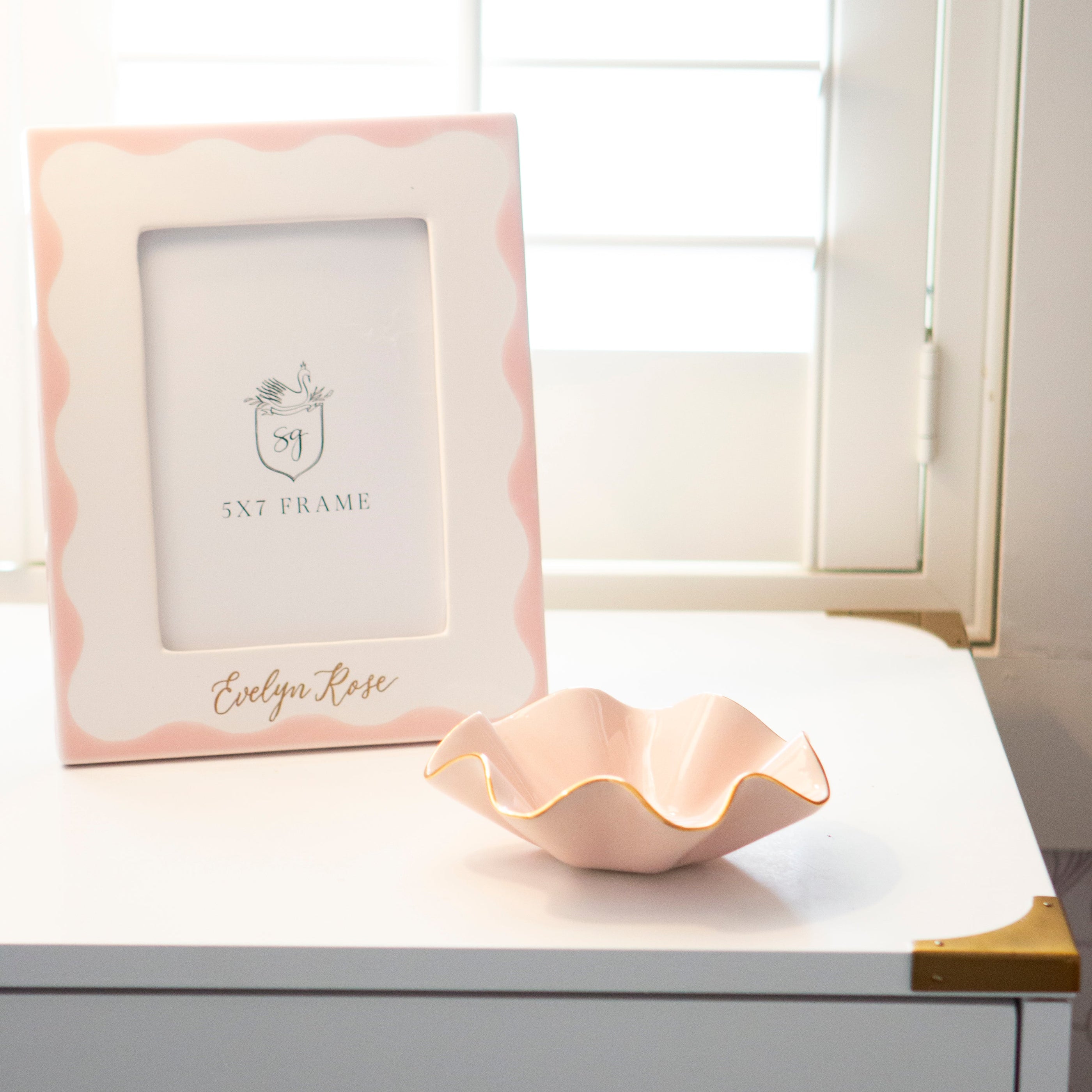 Scallop Picture Frame