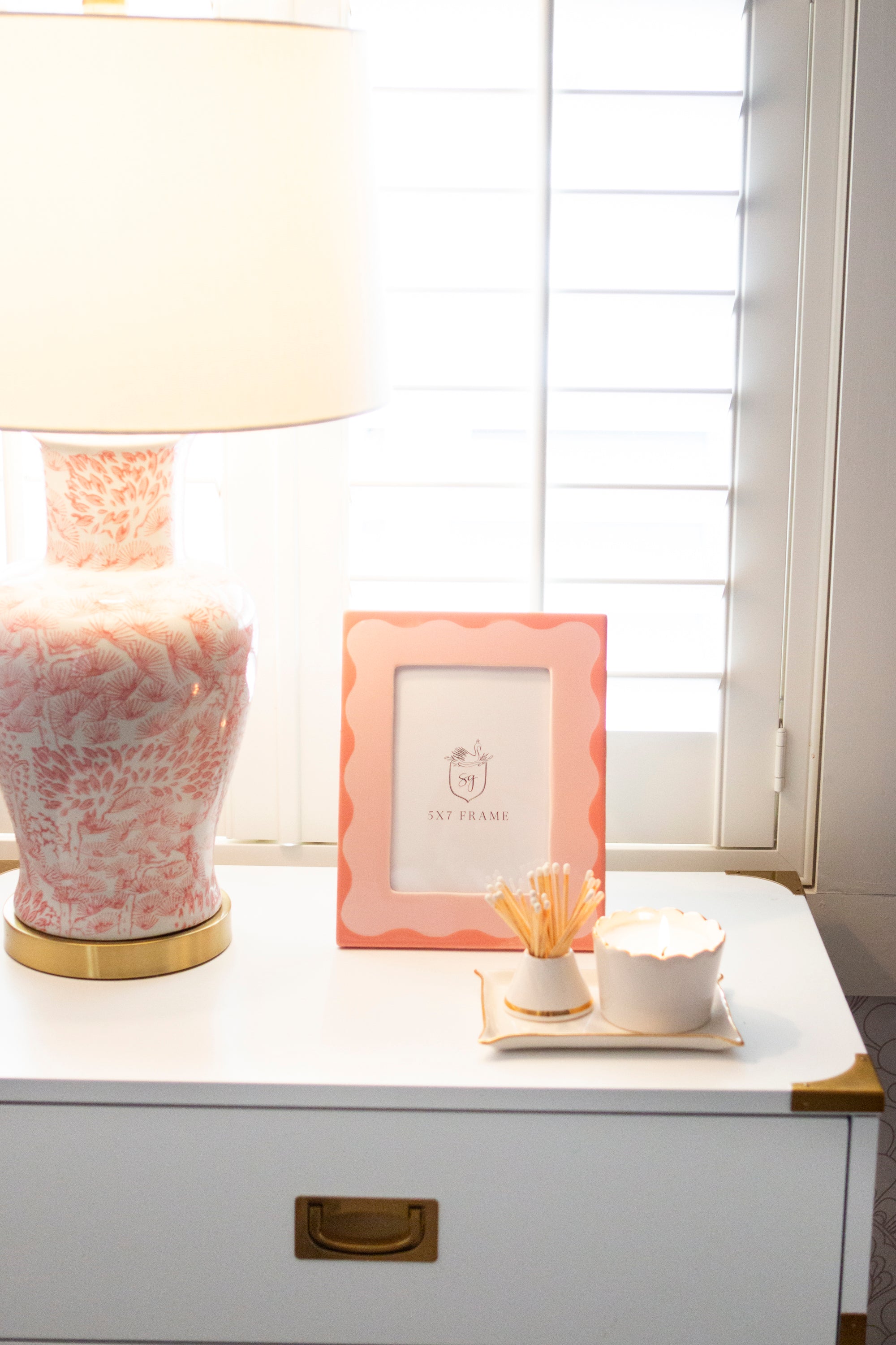 Scallop Picture Frame