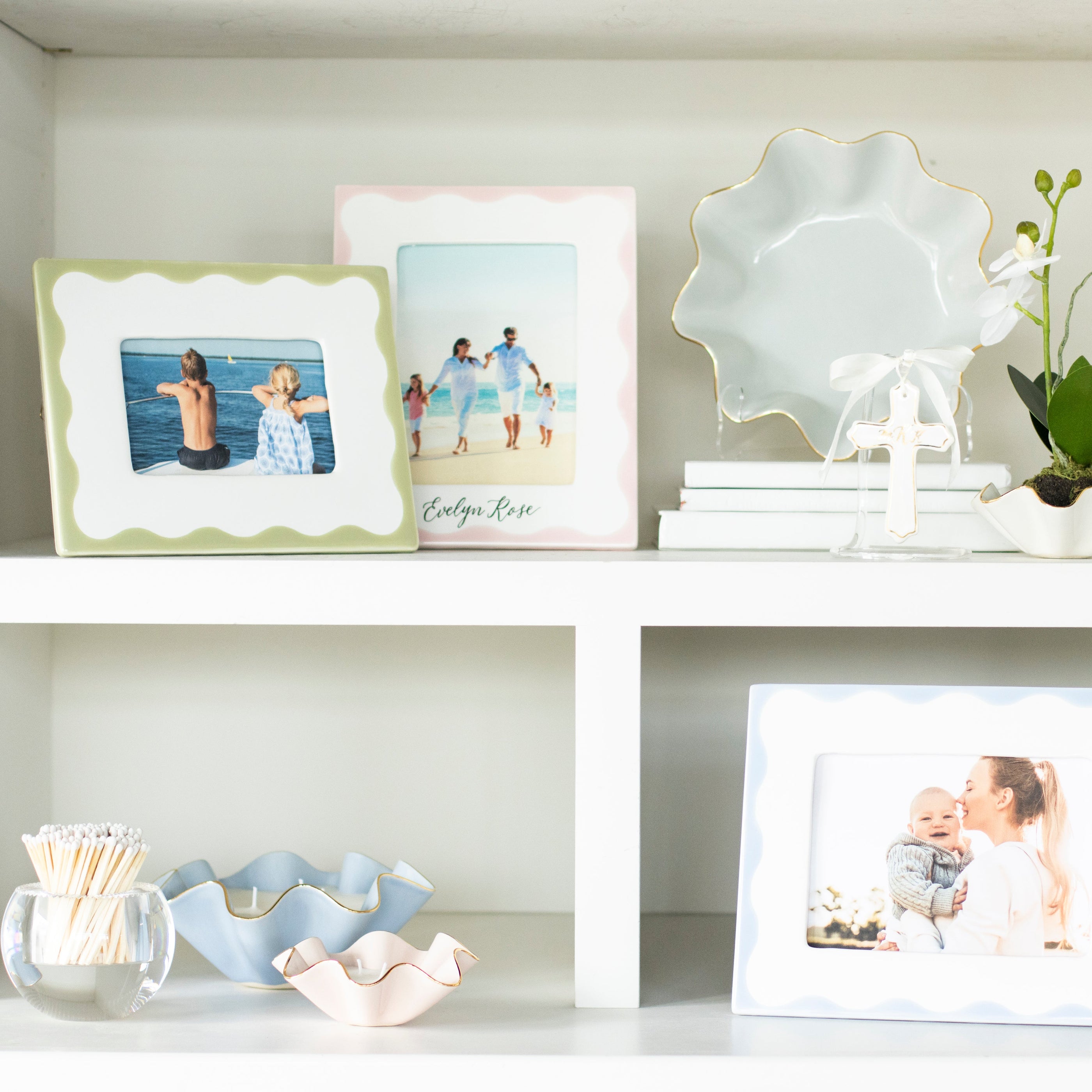 Scallop Picture Frame