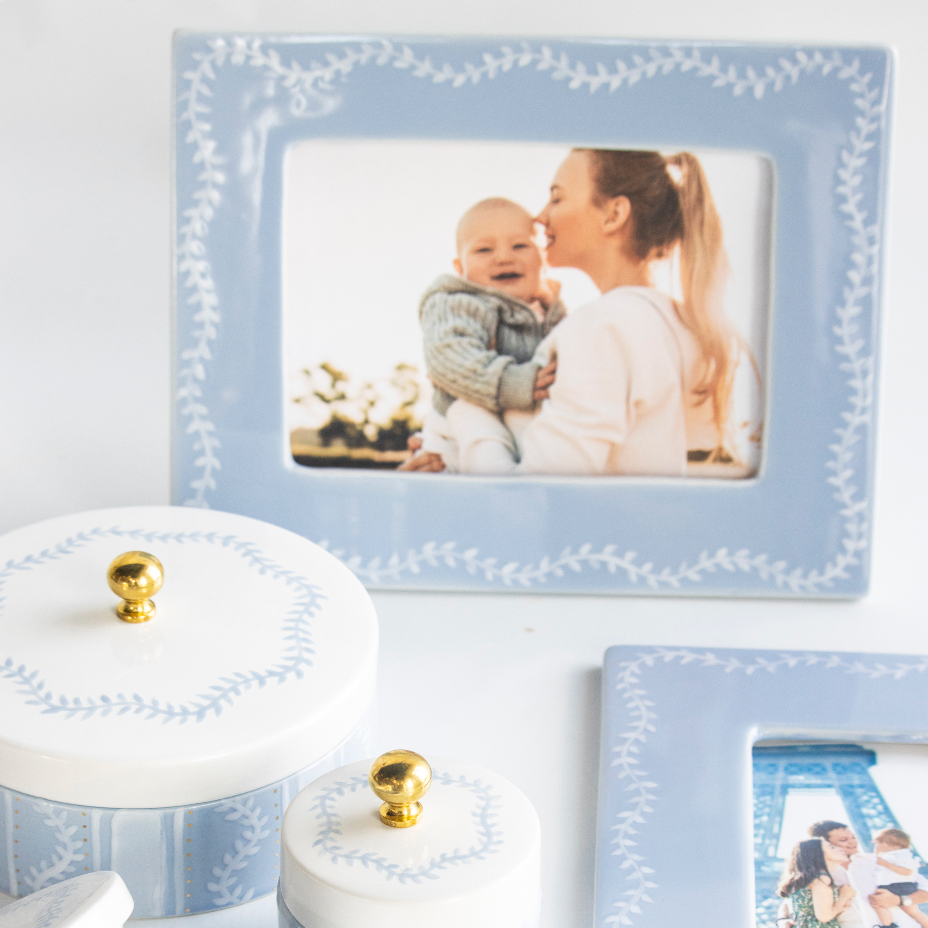 Laurel Wreath Picture Frame
