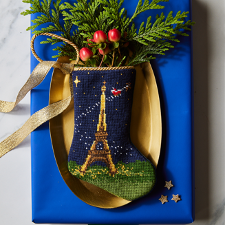 “Bonne Nuit” Santa in Paris