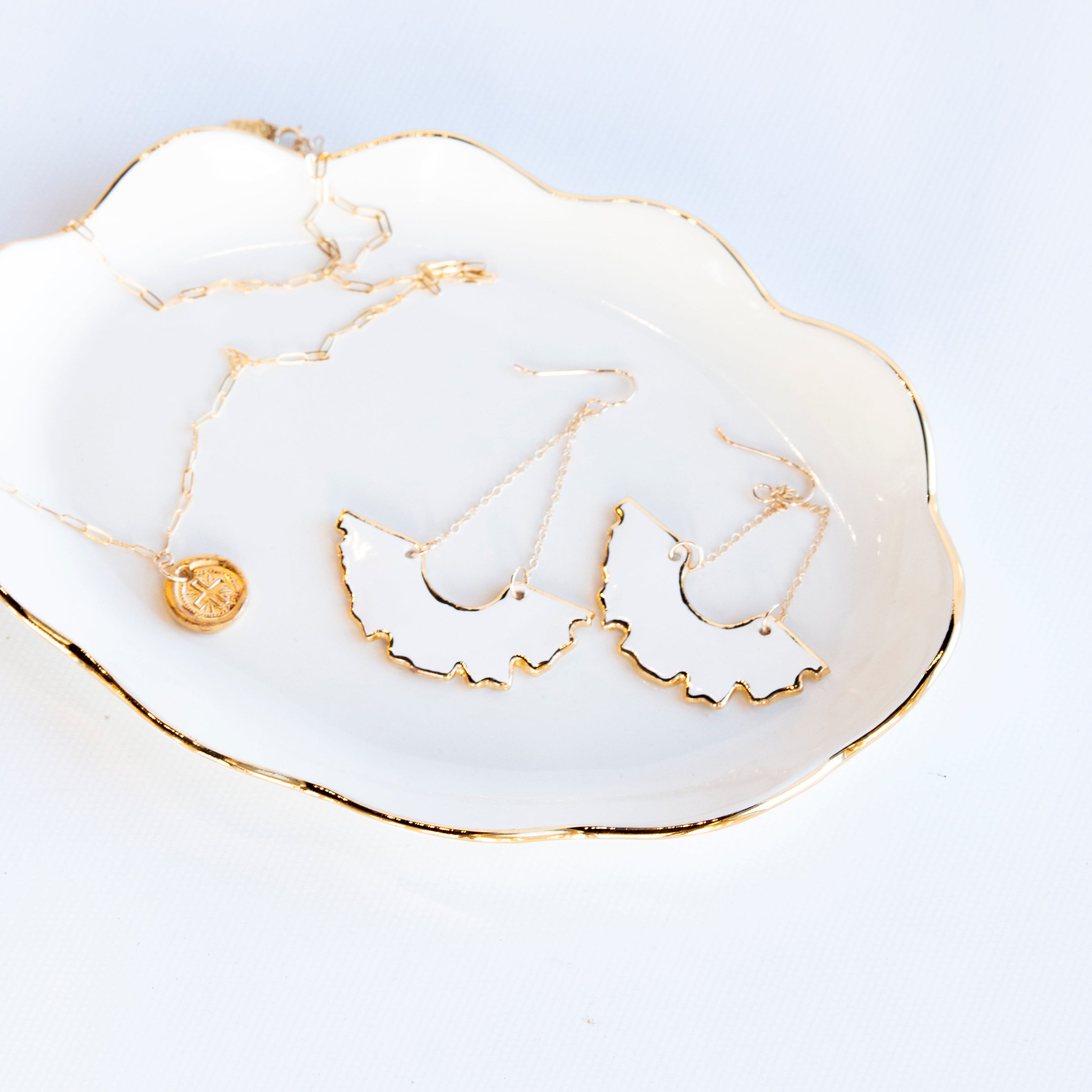 Savon Scallop Tray
