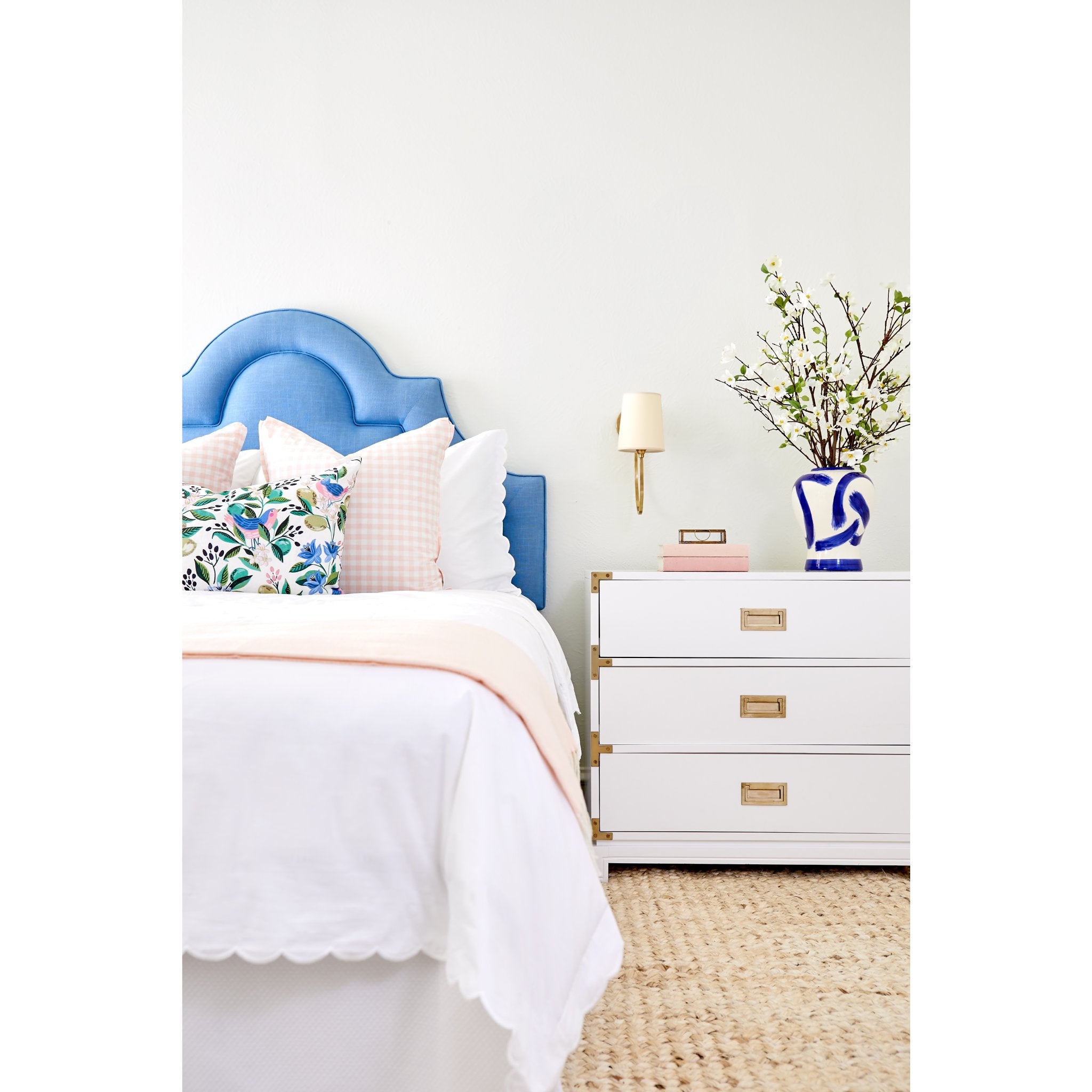 Citron Vert Pillow on Bed