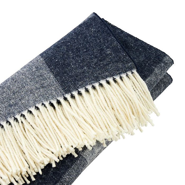 Hampton Plaid Throw in Navy