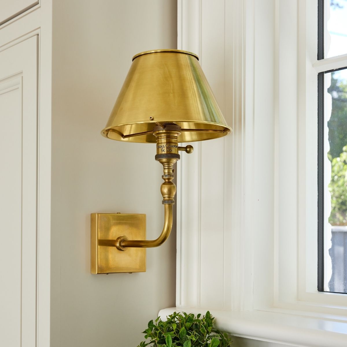 Swivel Head Wall Lamp