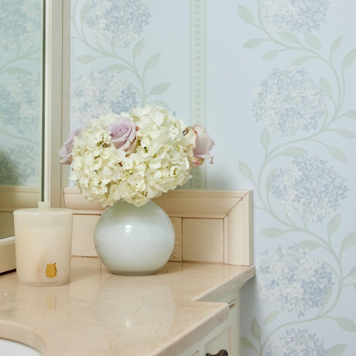 Nantucket Blooms Wallpaper Swatch - Caitlin Wilson Designs