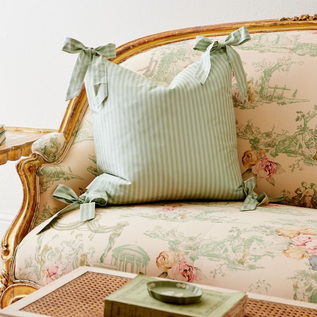 Noelle Bow Pillow in Wintergreen