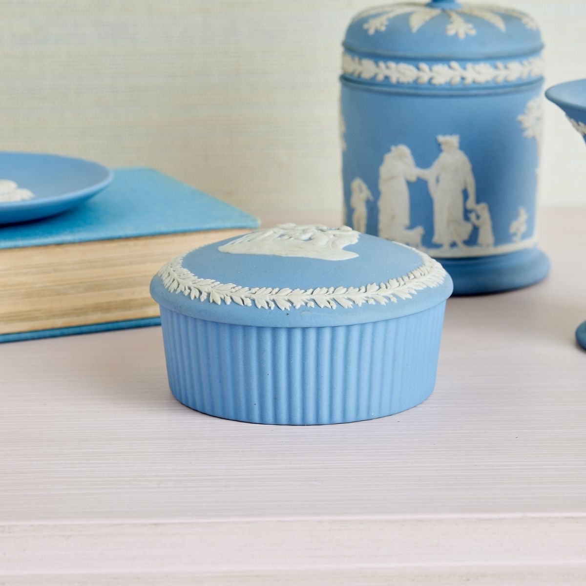 Wedgwood Circle Trinket Box I