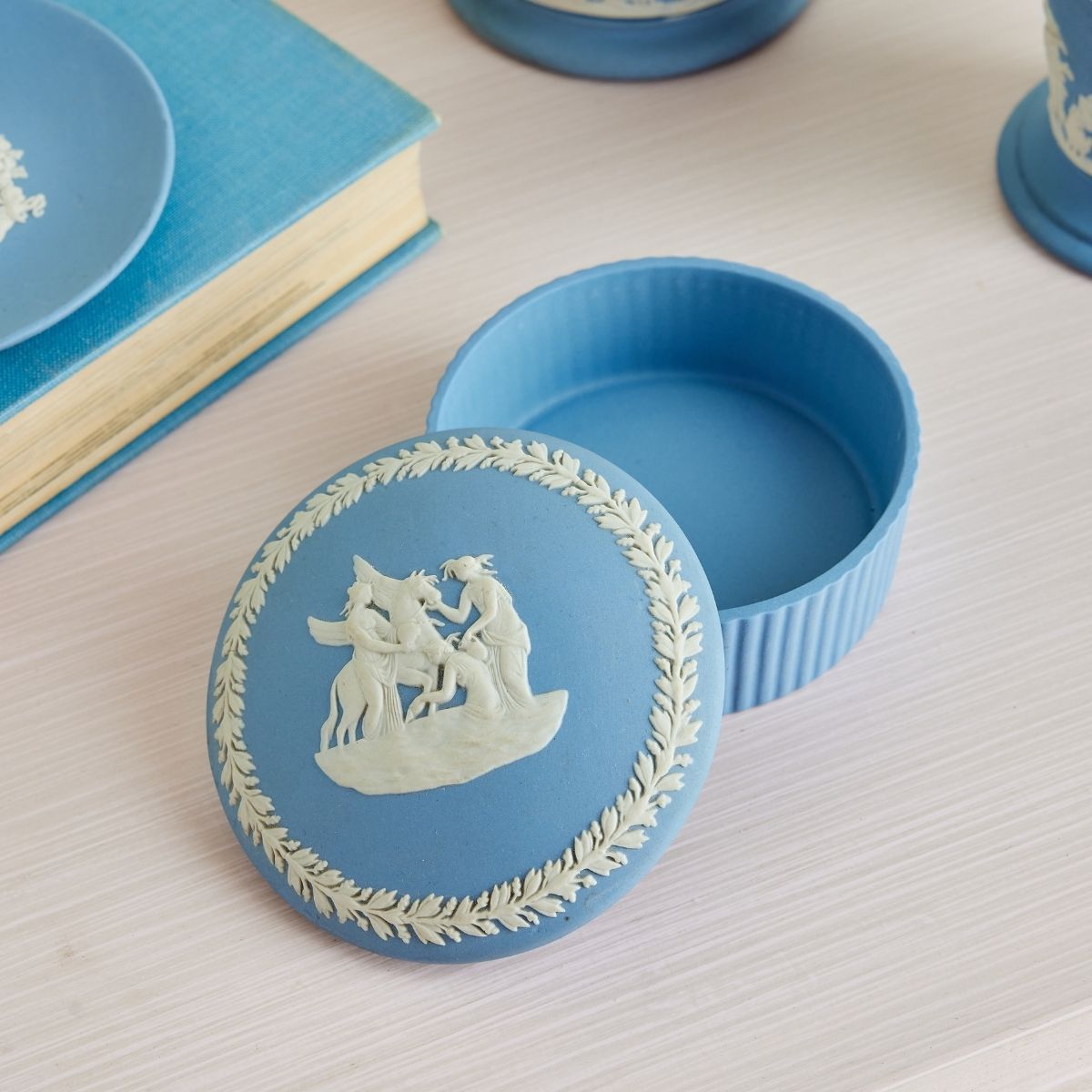 Wedgwood Circle Trinket Box I