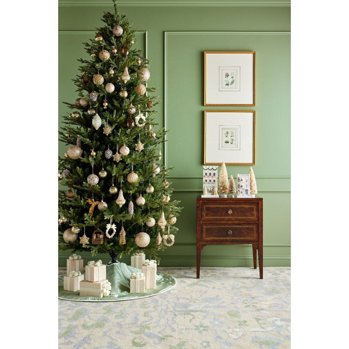 Noelle Tree Skirt in Wintergreen