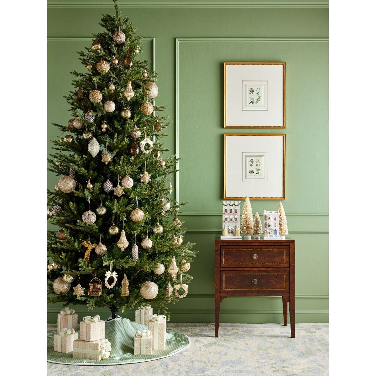 Noelle Tree Skirt in Wintergreen