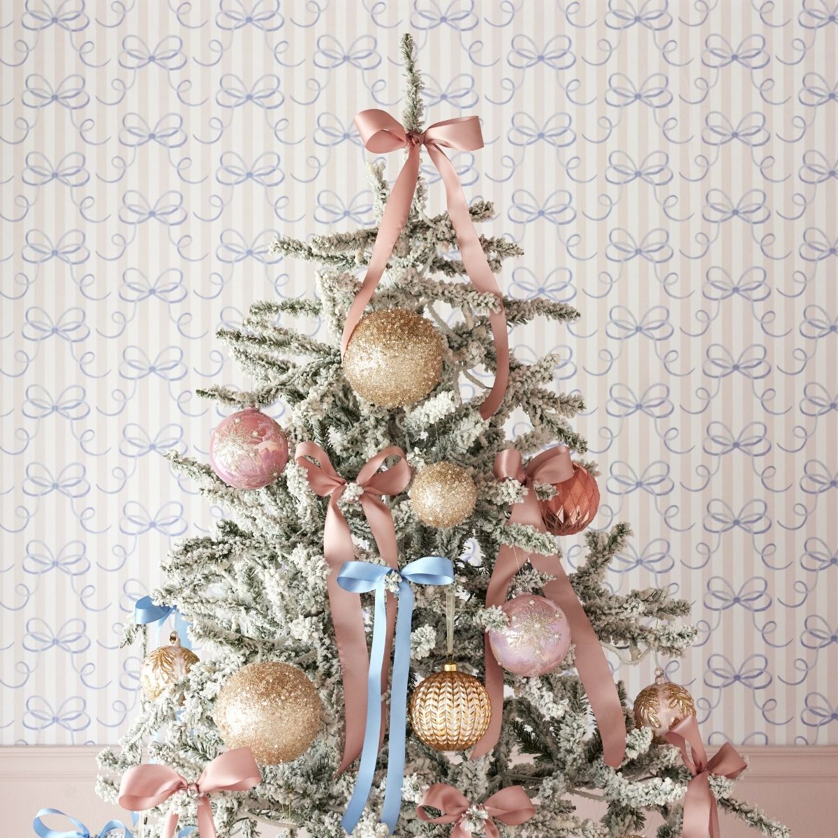 Glinda Bubble Ornament - Caitlin Wilson Design