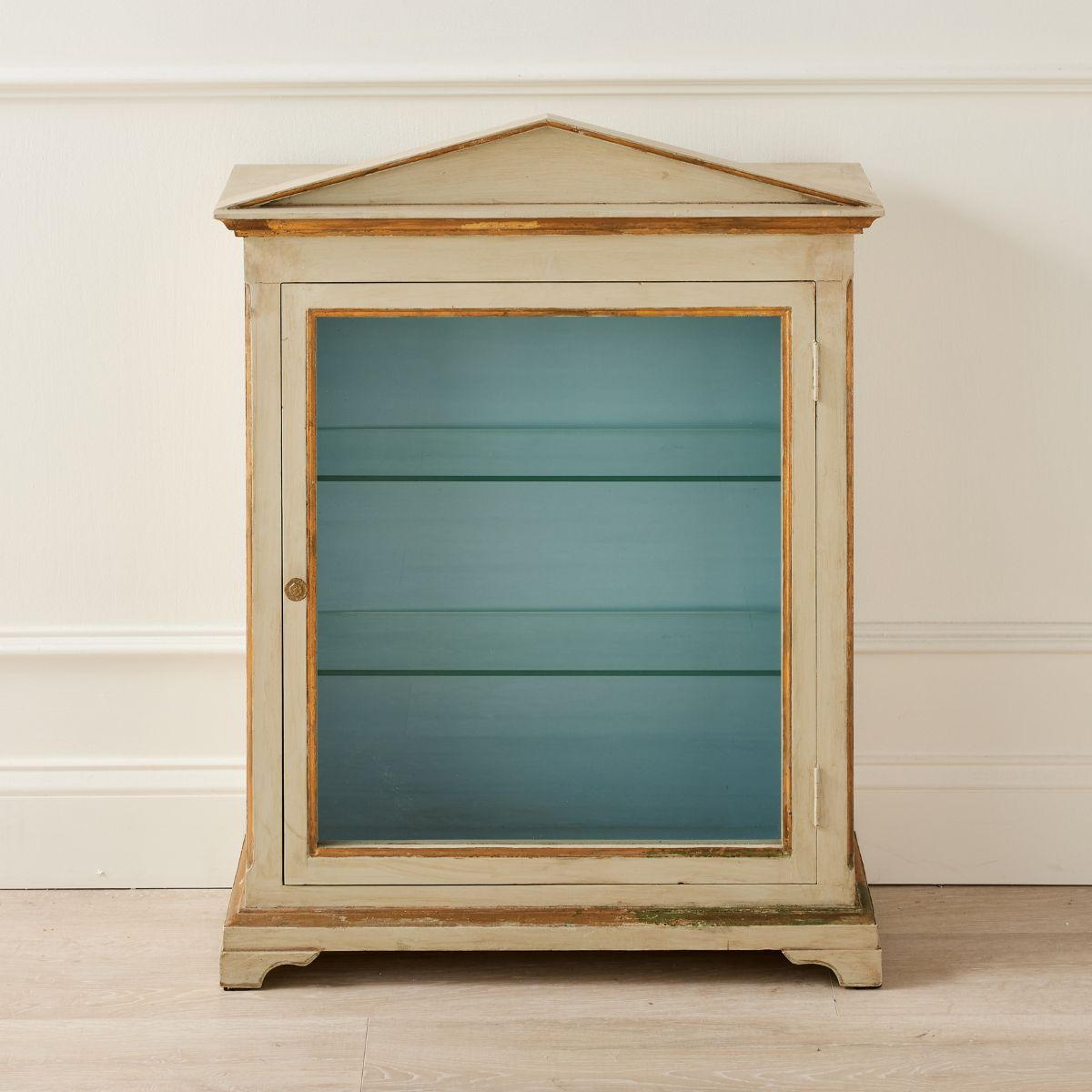 Italian Neoclassical Gilt Display Case - Caitlin Wilson Design