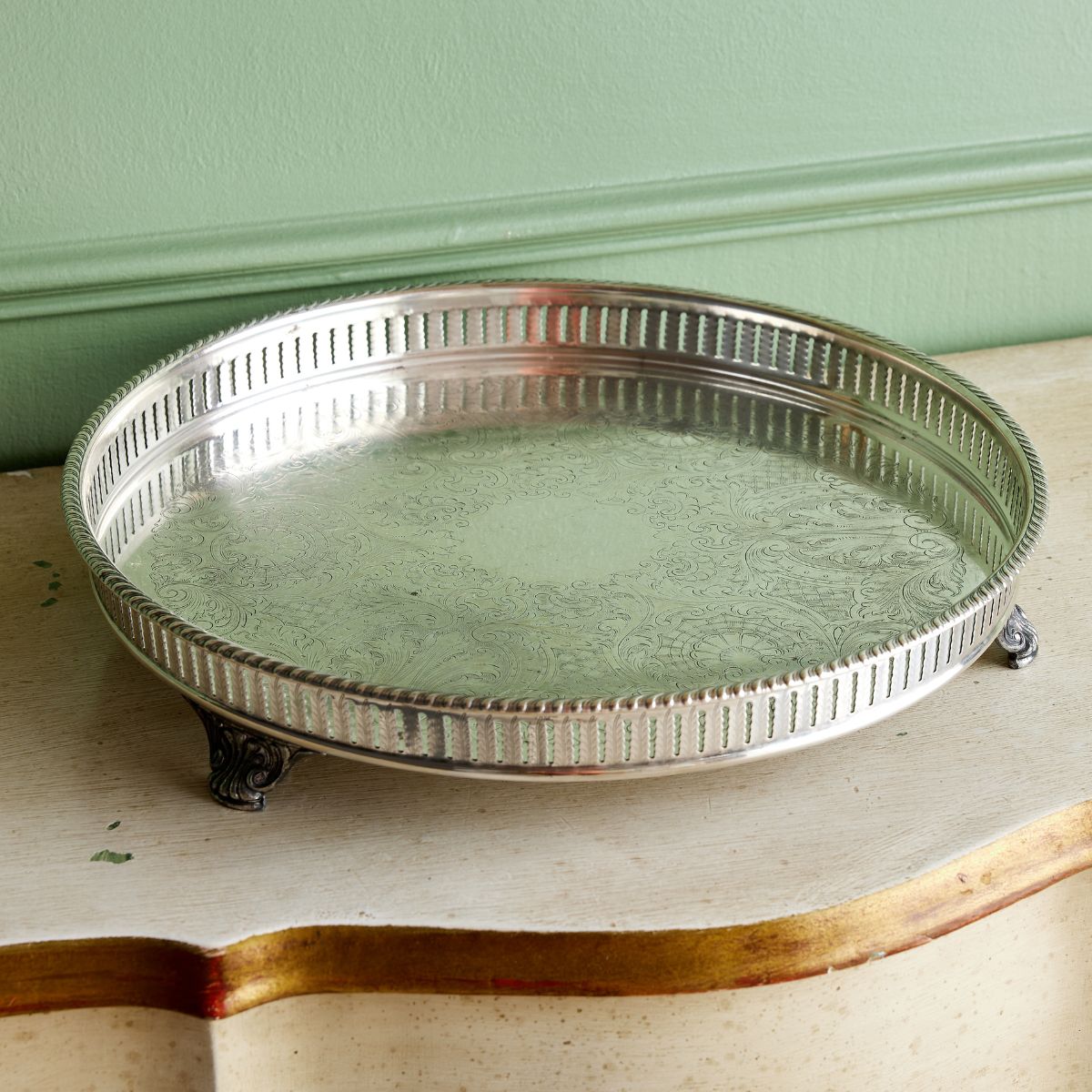 Rounded Metal Tray