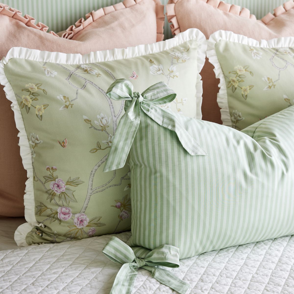 Nicola Pillow in Garden Green