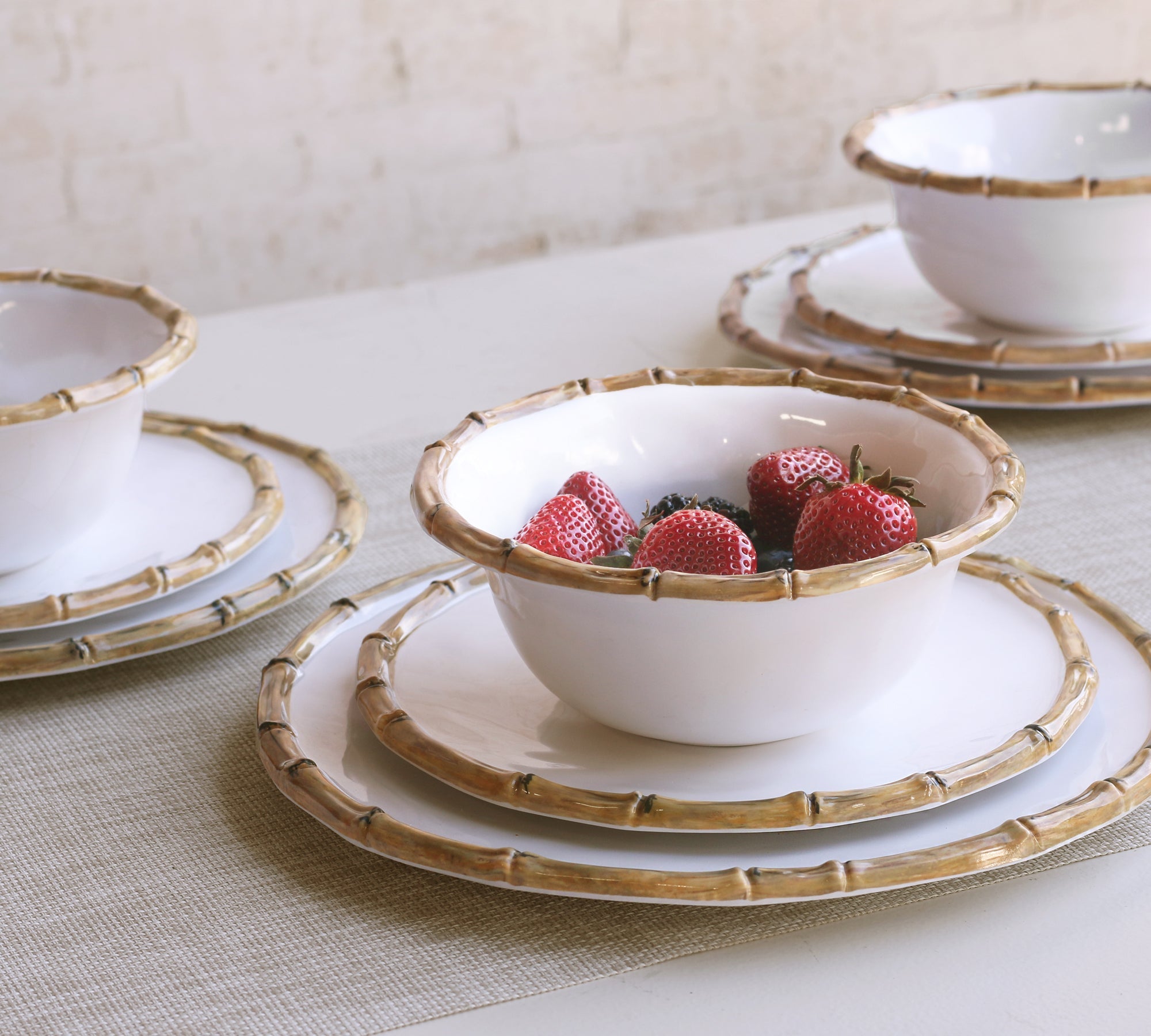 VIDA Bamboo 11" Dinner Plate Set of 4 (White and Natural)