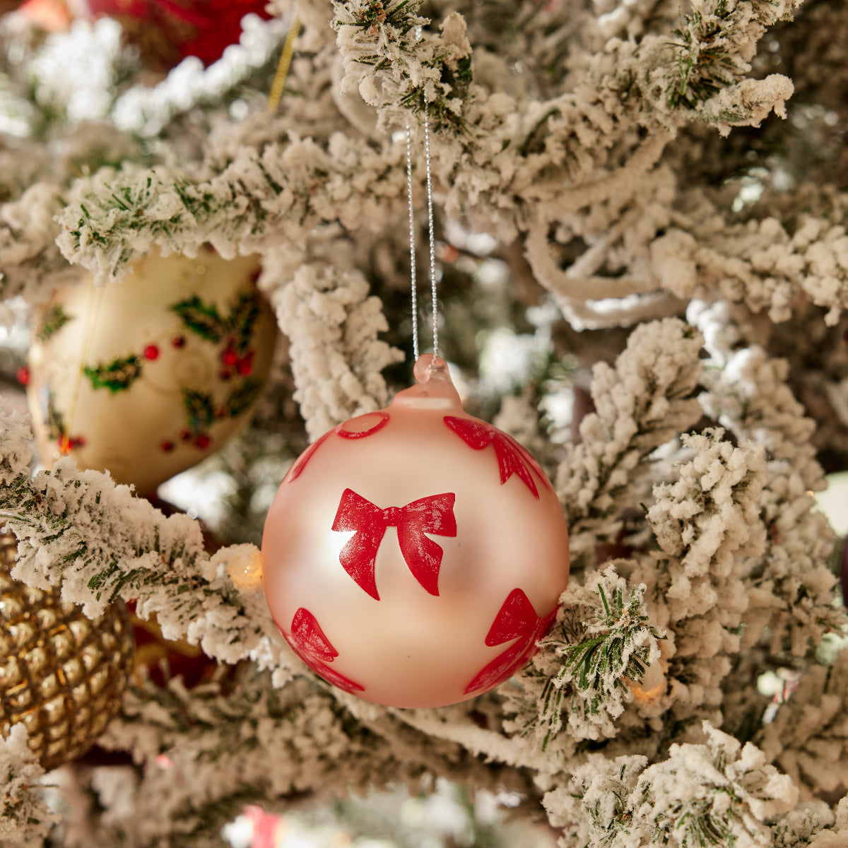 Berry Bow Bauble - Caitlin Wilson Design