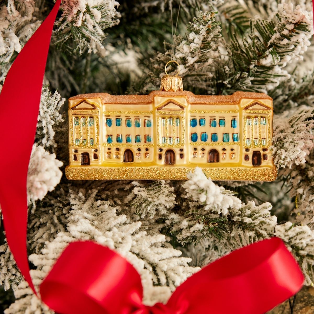 Buckingham Palace Ornament