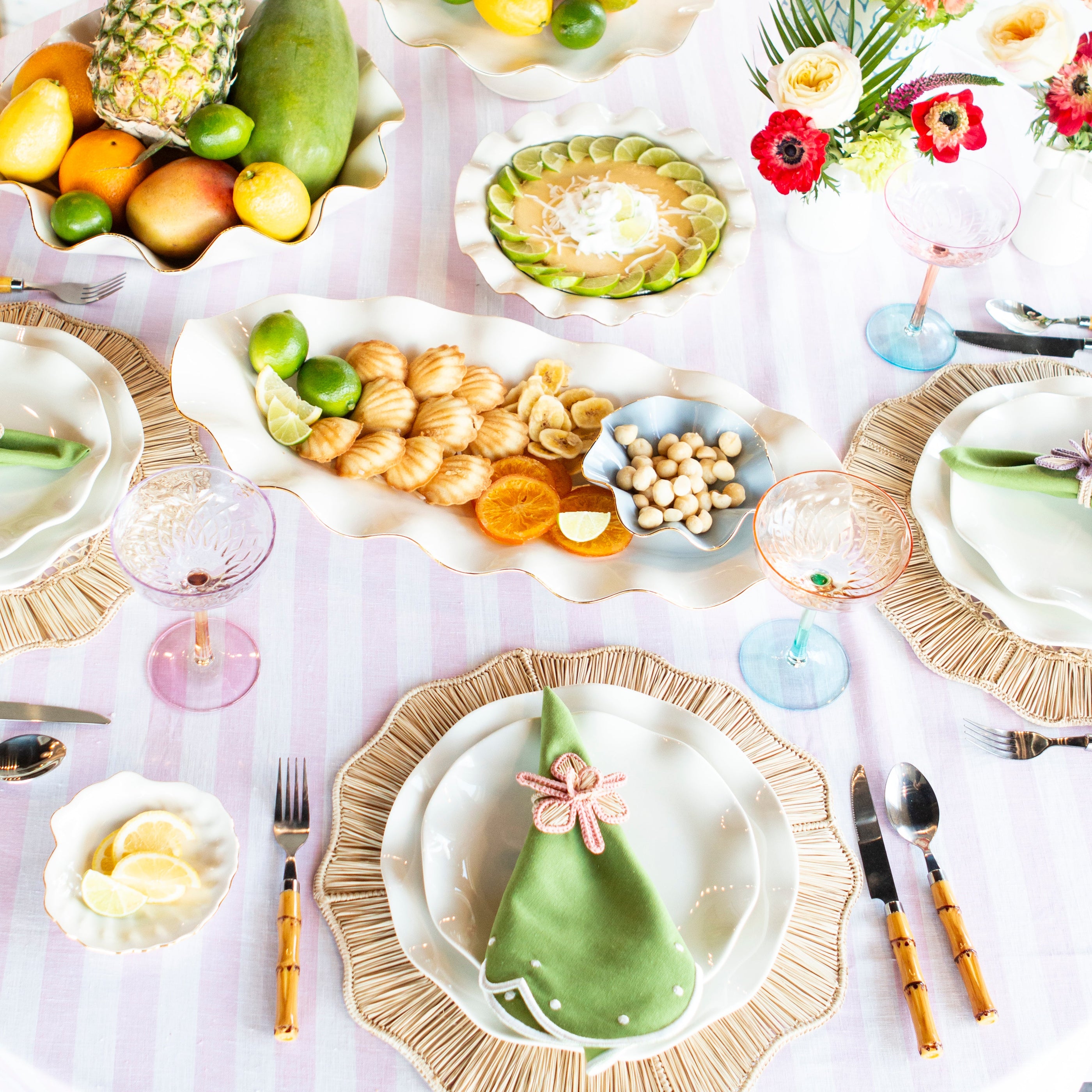 Wavy Cracker Tray
