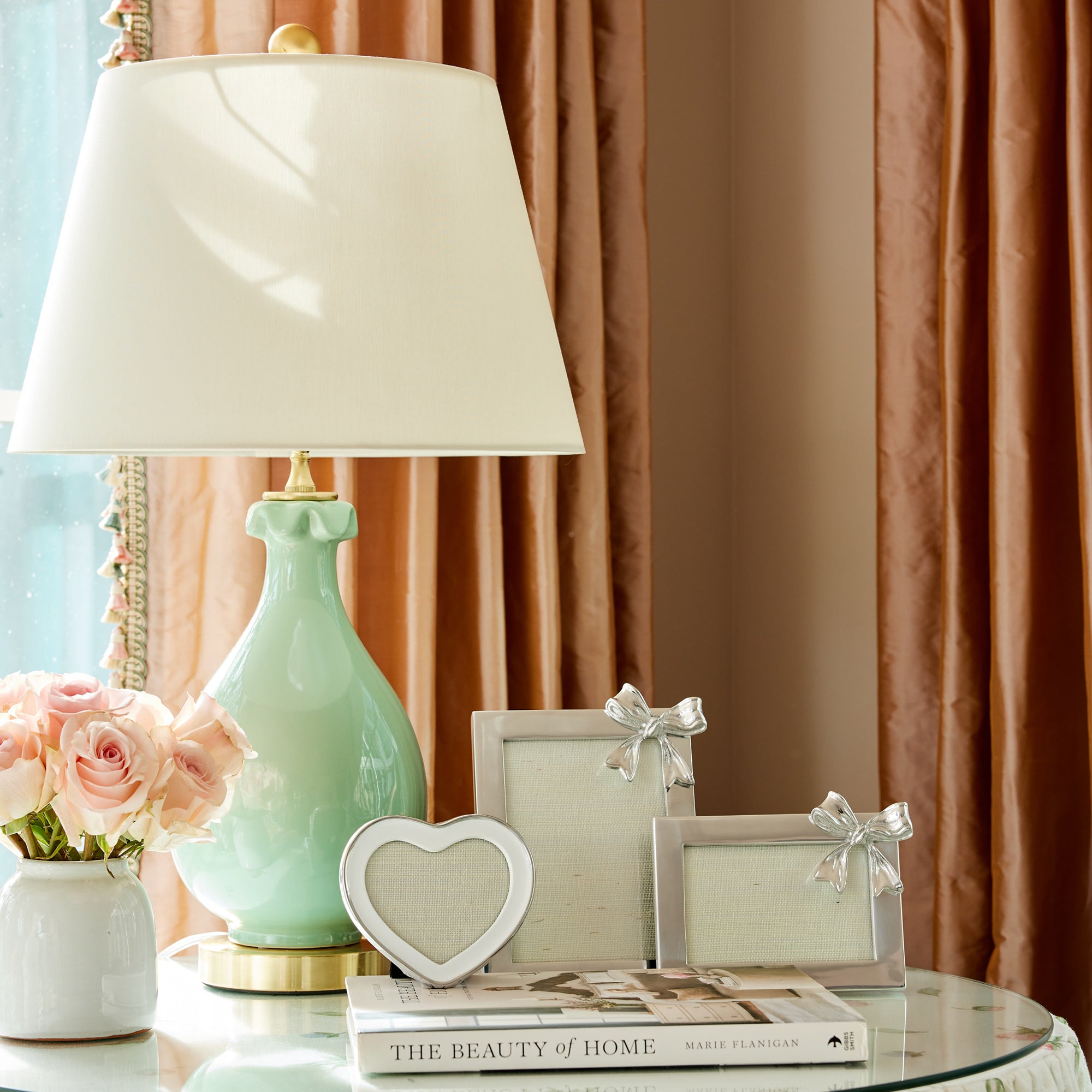 Ruffle Lamp in Garden Green