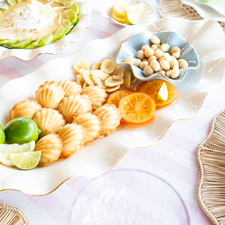 Wavy Cracker Tray