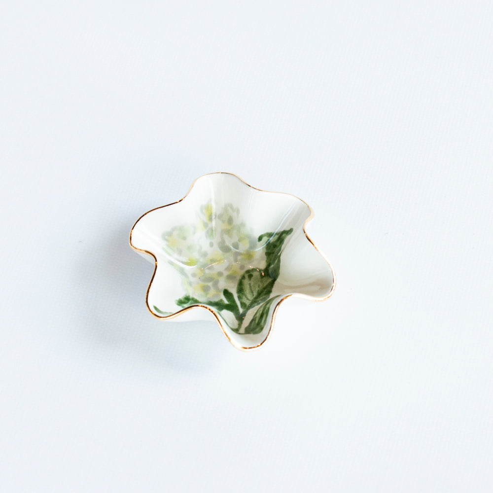 Ami White Hydrangea Wavy Bowl - Ring Dish