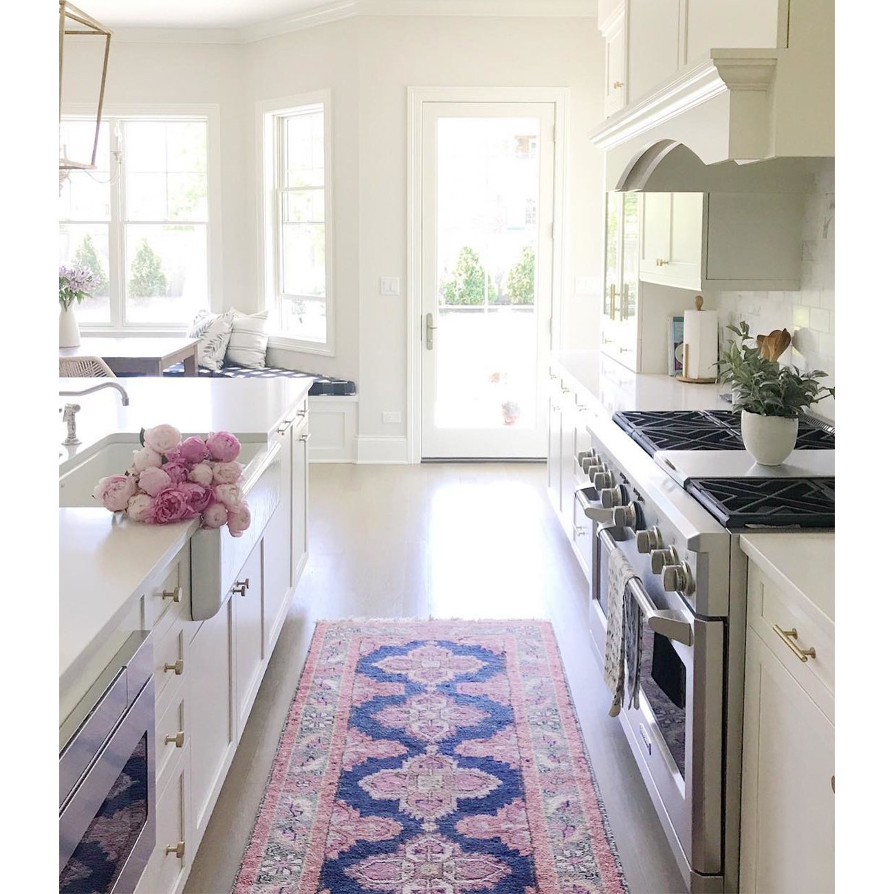 Modern Kitchen with Kismet Area Rug in Navy