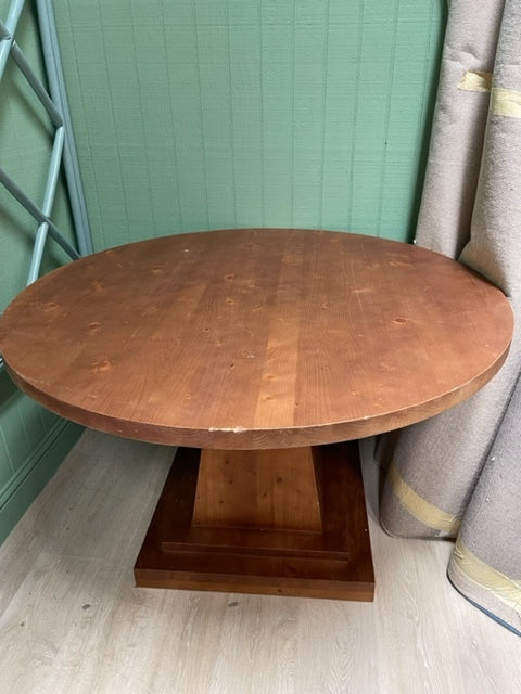 Avery Small Dining Table