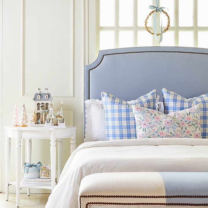 Winterberry & Bows Pillow