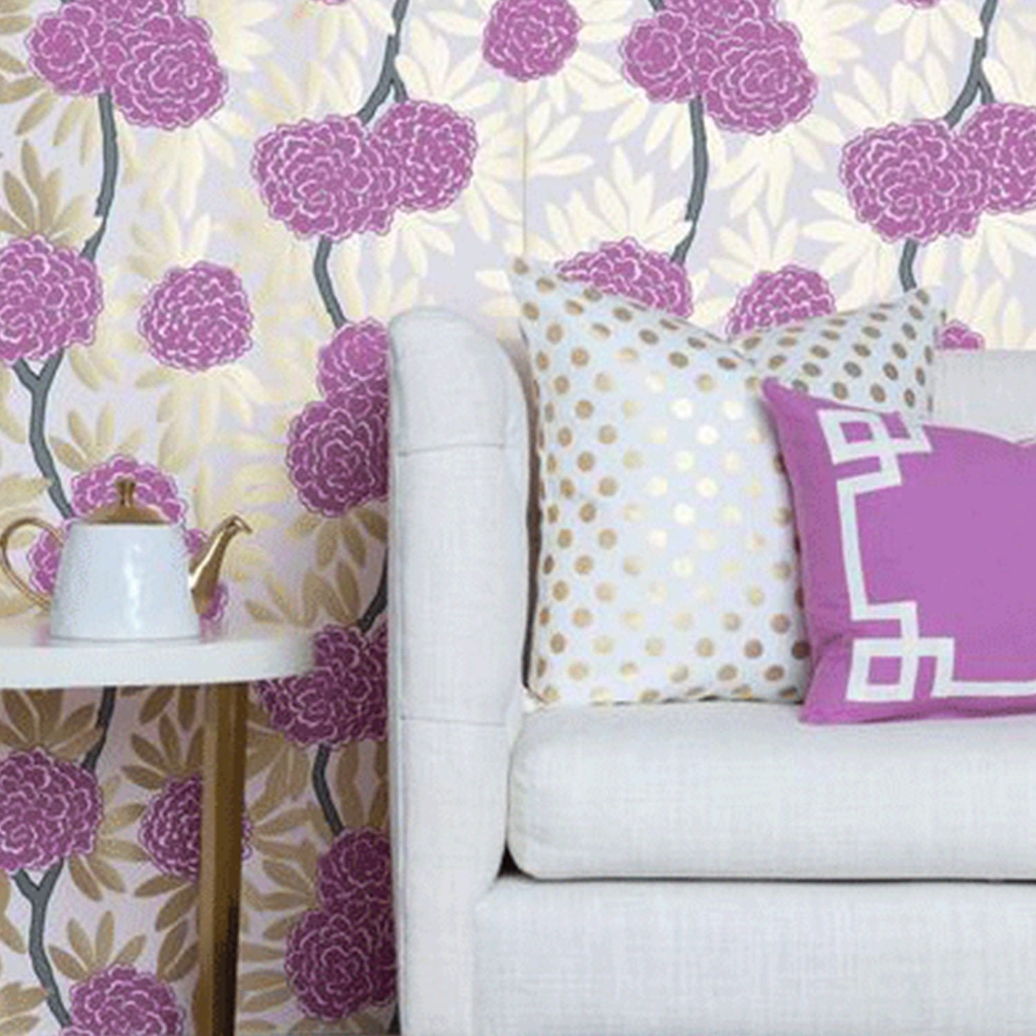 Gold Fleur Chinoise Berry on Blush Wallpaper in Living Room