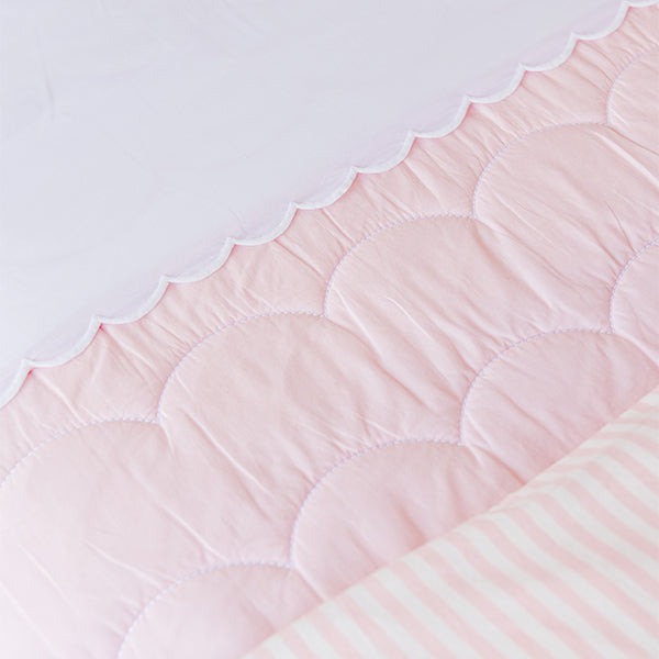 Scallop Detail on Blush Pink Quilt