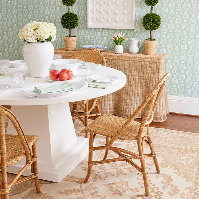 Laurel Cloth Napkin in Dining Room with Matching Wallpaper